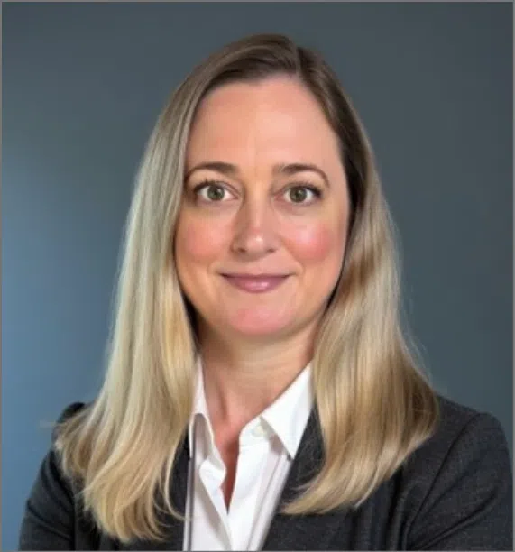 Headshot of Suzanne Kalamar